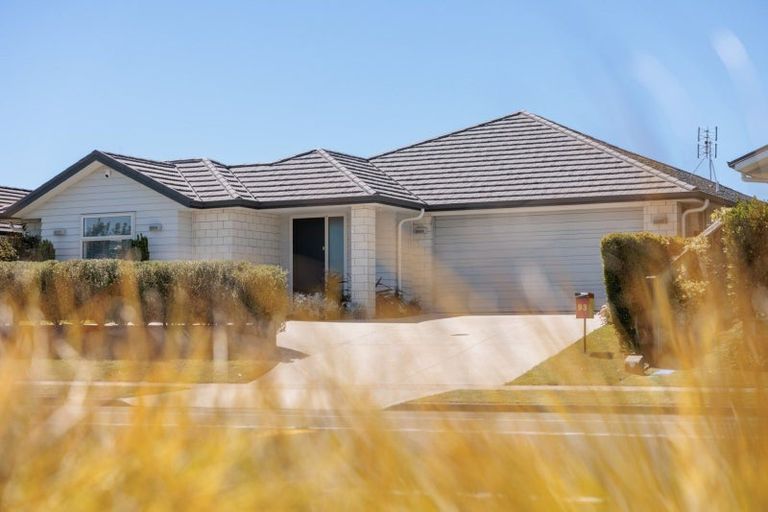 Photo of property in 93 Sandhurst Drive, Papamoa Beach, Papamoa, 3118