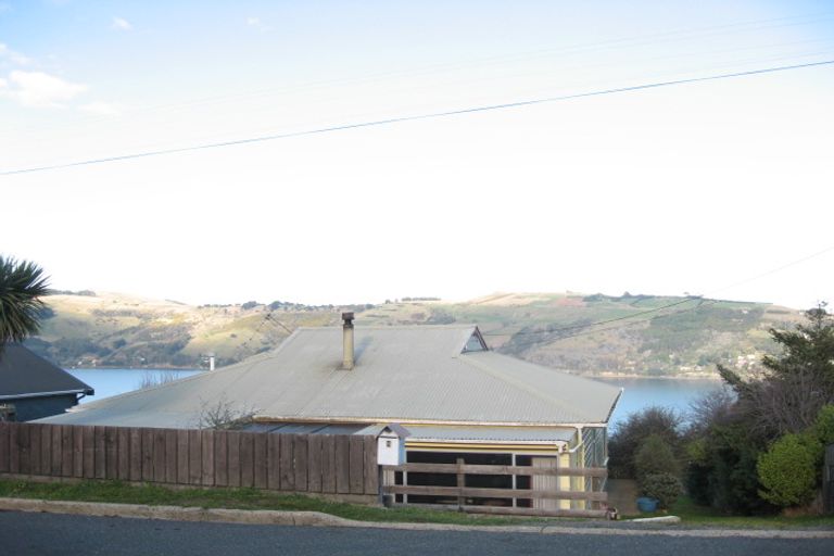 Photo of property in 8 Monowai Road, Ravensbourne, Dunedin, 9022