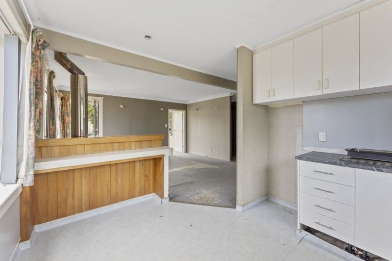 Photo of property in 2 Gibson Crescent, Naenae, Lower Hutt, 5011