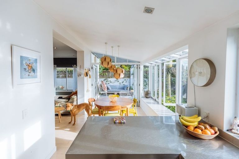 Photo of property in 26 Church Street, Devonport, Auckland, 0624