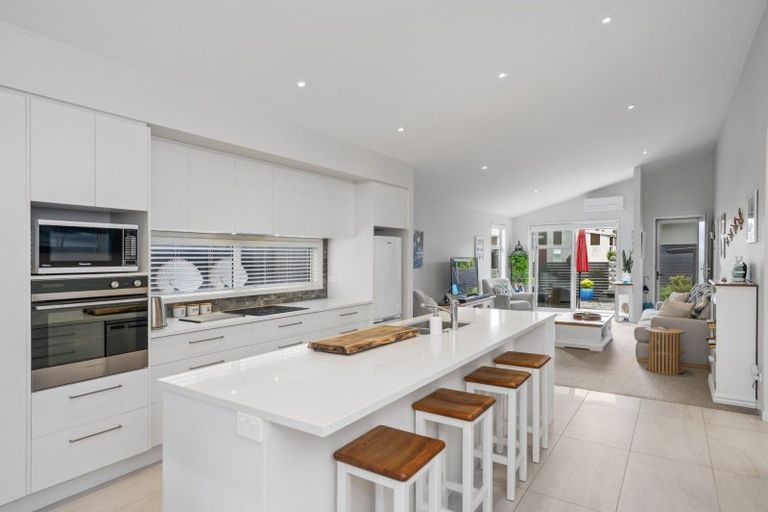 Photo of property in 37 Saint Pauls Drive, Brookfield, Tauranga, 3110