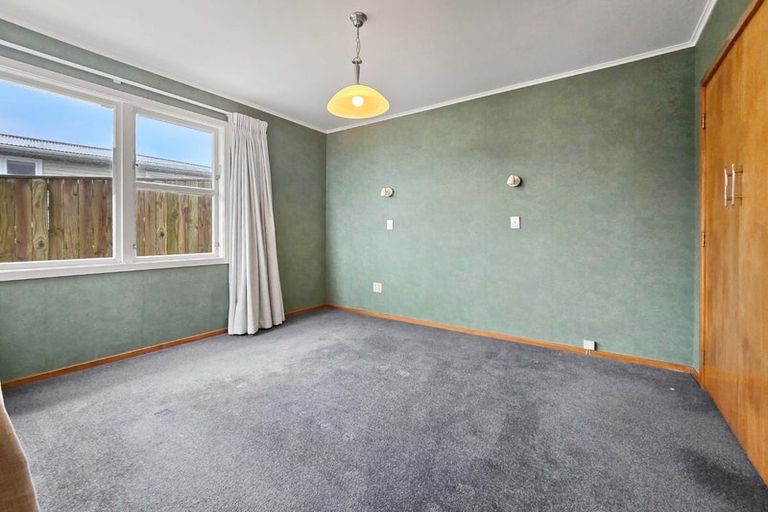 Photo of property in 16 Cypress Drive, Maungaraki, Lower Hutt, 5010