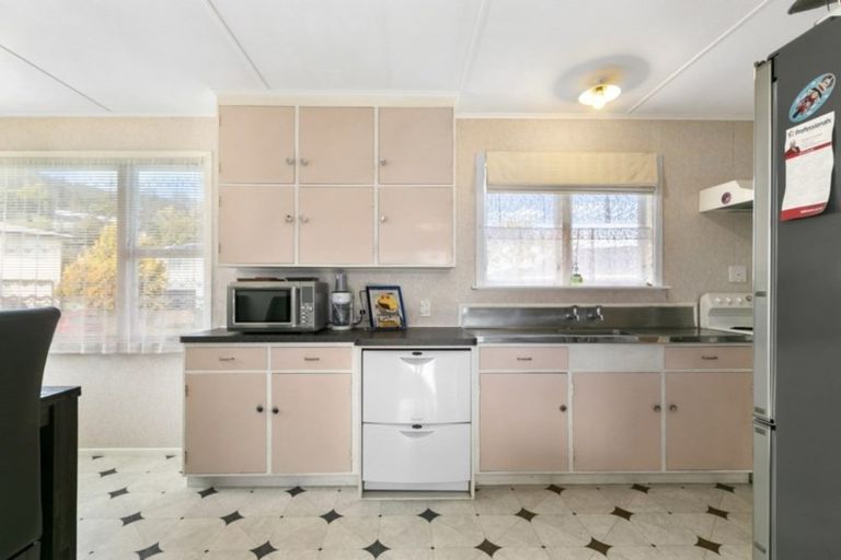 Photo of property in 9 Antrim Crescent, Wainuiomata, Lower Hutt, 5014