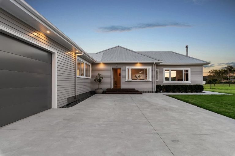 Photo of property in 13 Trotting Course Drive, Kumeu, 0891
