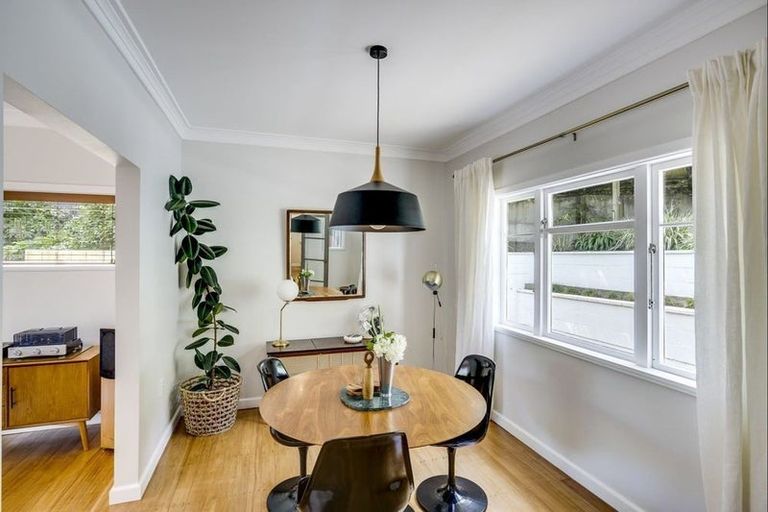 Photo of property in 5 Hooker Avenue, Hospital Hill, Napier, 4110