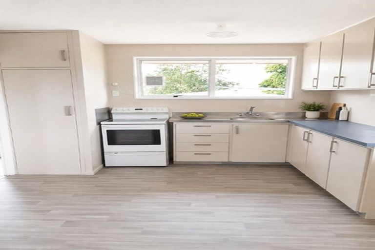 Photo of property in 2/77a Halswell Road, Hillmorton, Christchurch, 8025