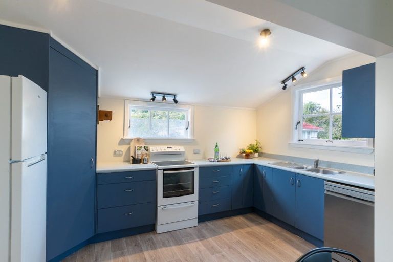 Photo of property in 5 Mangaroa Hill Road, Clouston Park, Upper Hutt, 5018