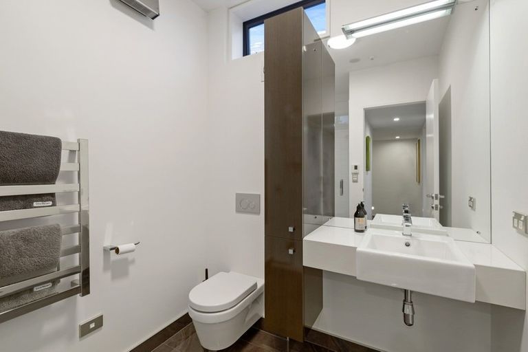 Photo of property in 2/2a Dorset Street, Christchurch Central, Christchurch, 8013