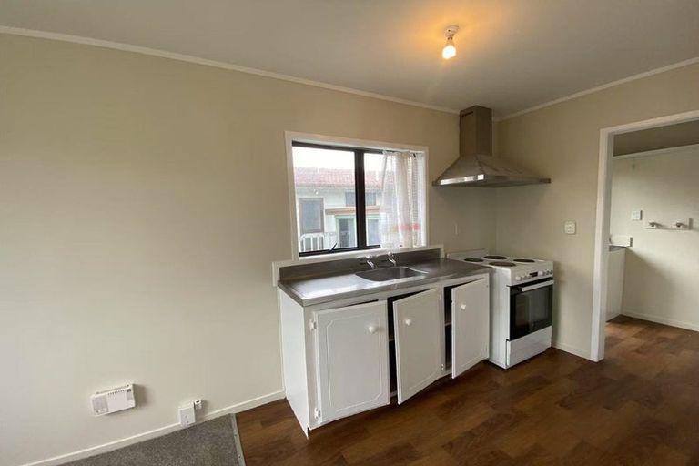 Photo of property in 2/24 Burundi Avenue, Clendon Park, Auckland, 2103