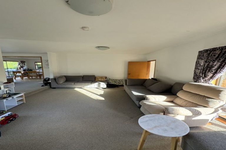 Photo of property in 21 Voltaire Court, Botany Downs, Auckland, 2010