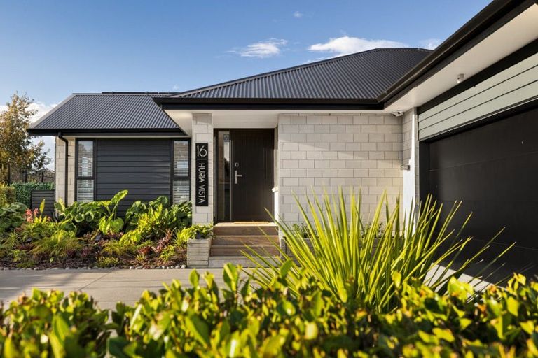 Photo of property in 16 Huria Vista, Pyes Pa, Tauranga, 3112