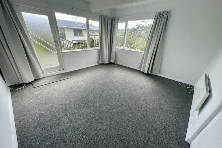Photo of property in 15 Holborn Drive, Stokes Valley, Lower Hutt, 5019