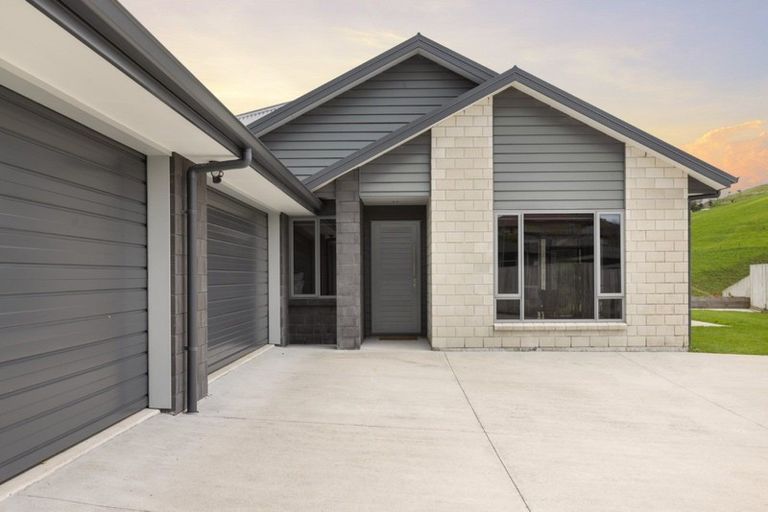 Photo of property in 174 Ballintoy Park Drive, Welcome Bay, Tauranga, 3175