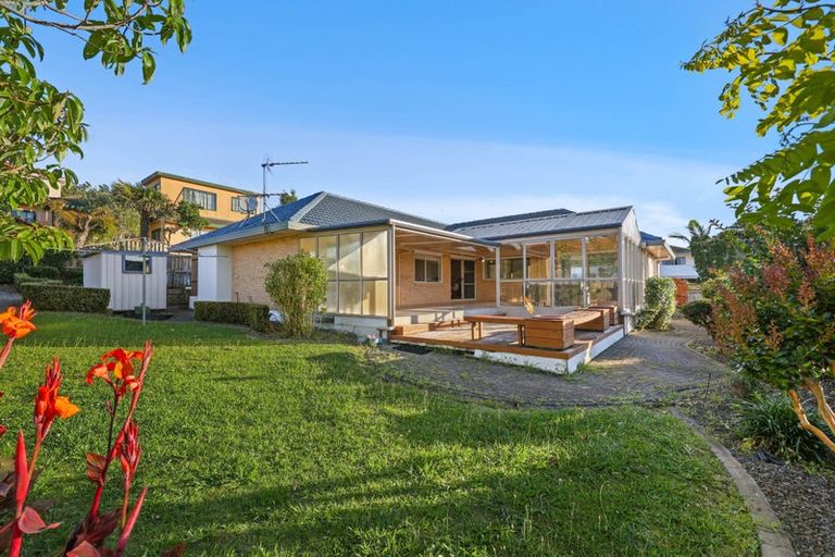 Photo of property in 33 Wiltshire Place, Somerville, Auckland, 2014