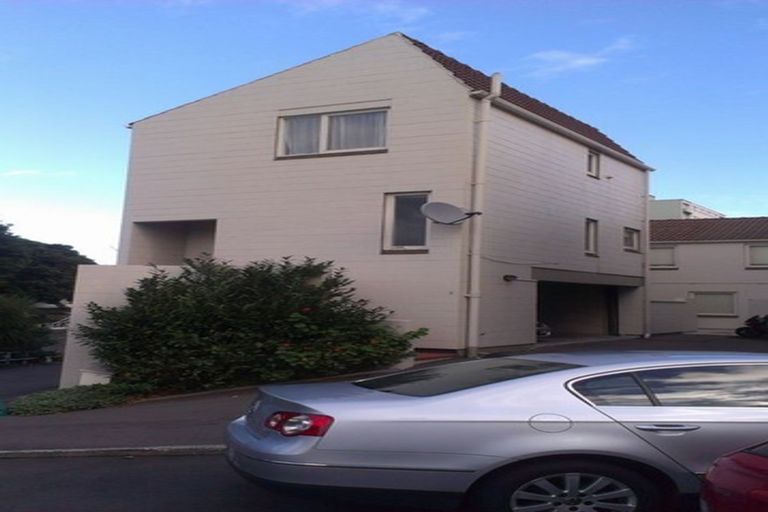 Photo of property in 2 Stowe Hill, Thorndon, Wellington, 6011