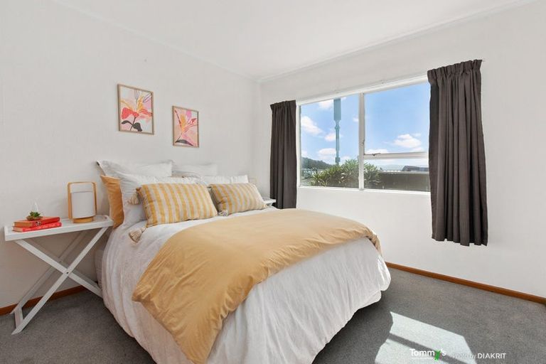 Photo of property in 73 Marine Parade, Seatoun, Wellington, 6022