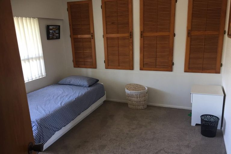 Photo of property in 2/205 Onewa Road, Birkenhead, Auckland, 0626