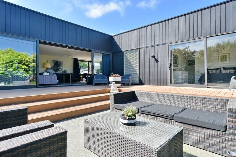 Photo of property in 102 Hills Road, Edgeware, Christchurch, 8013