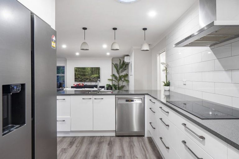 Photo of property in 19 Puhirake Crescent, Pyes Pa, Tauranga, 3112