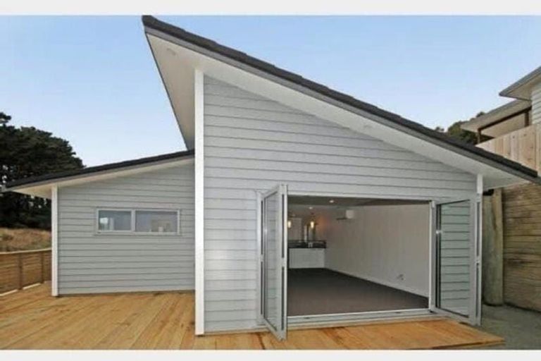 Photo of property in 150 Eskdale Road, Papakowhai, Porirua, 5024