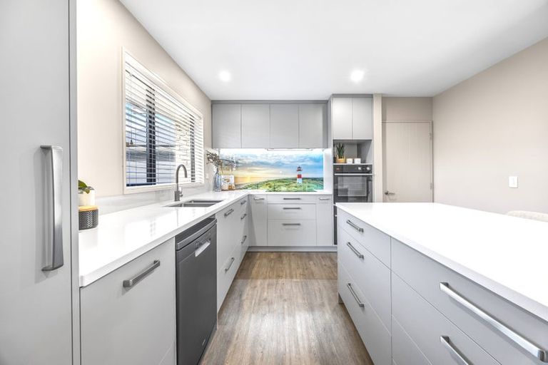 Photo of property in 12 James Hight Drive, Halswell, Christchurch, 8025