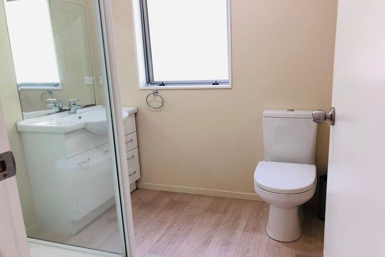 Photo of property in 26 Mirrabooka Avenue, Botany Downs, Auckland, 2010