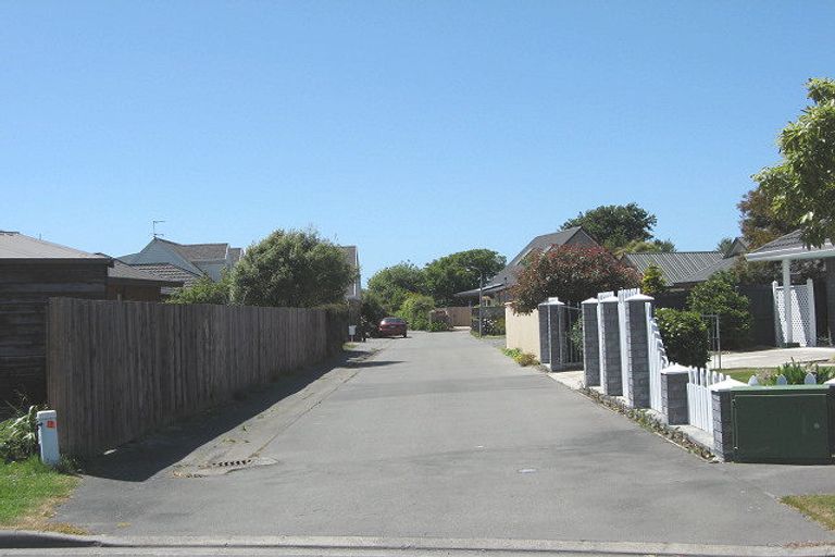 Photo of property in 37 Beauford Place, Parklands, Christchurch, 8083