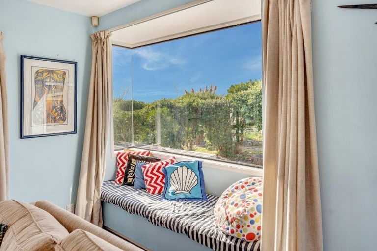 Photo of property in 17 Oratia Street, Waikanae Beach, Waikanae, 5036