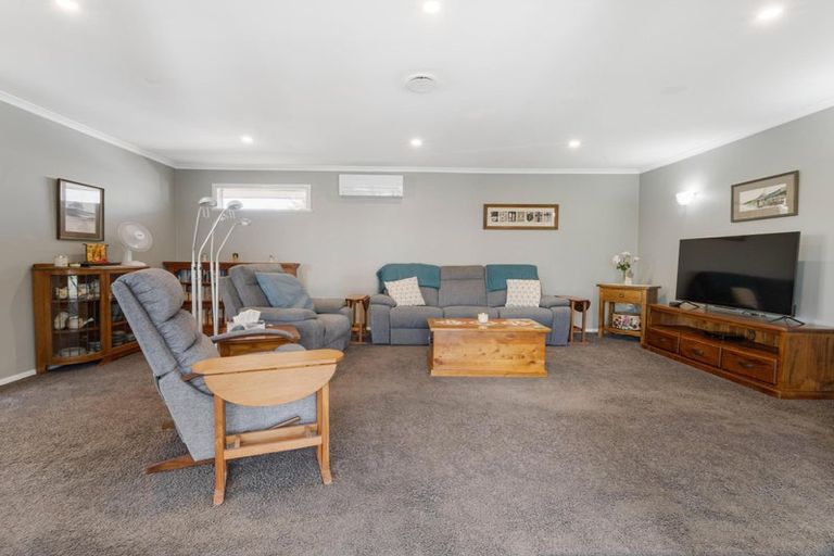 Photo of property in 88 Bickerton Street, Wainoni, Christchurch, 8061