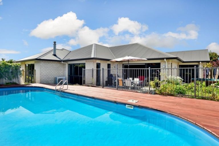 Photo of property in 15 Mosslea Court, Rototuna North, Hamilton, 3210