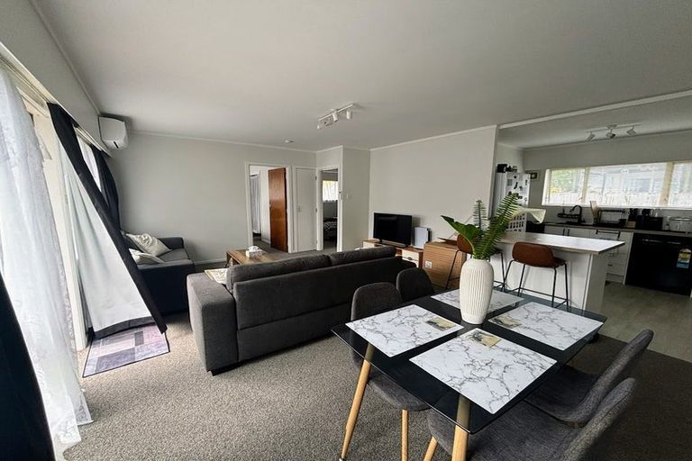 Photo of property in 1/13 Royal Arch Place, Rosehill, Papakura, 2113