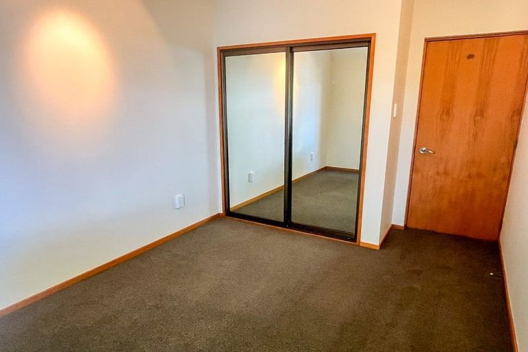 Photo of property in 1/20a Main Road, Mount Pleasant, Christchurch, 8081