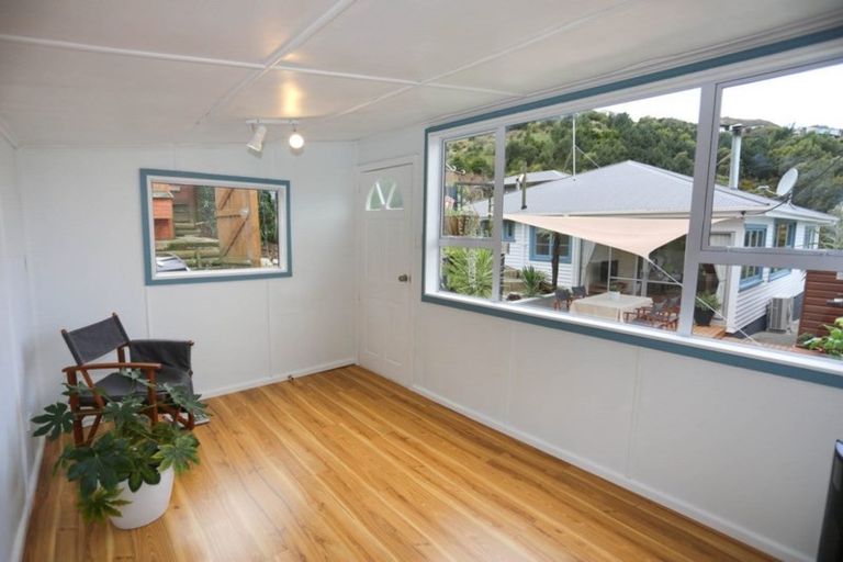 Photo of property in 45 Cornwall Road, Lyttelton, 8082