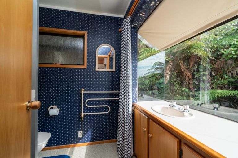 Photo of property in 27 Hauraki Terrace, Pukawa Bay, Turangi, 3381