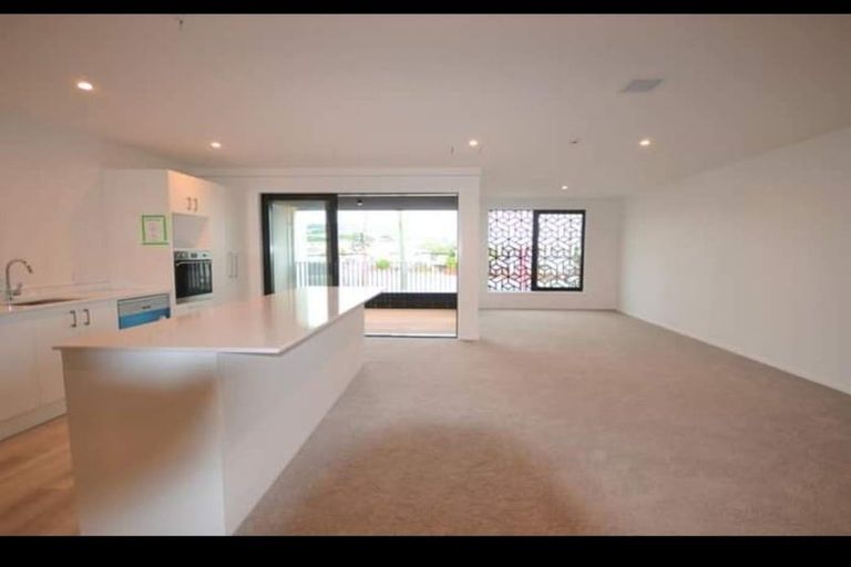 Photo of property in 202/2 Onepu Road, Kilbirnie, Wellington, 6022