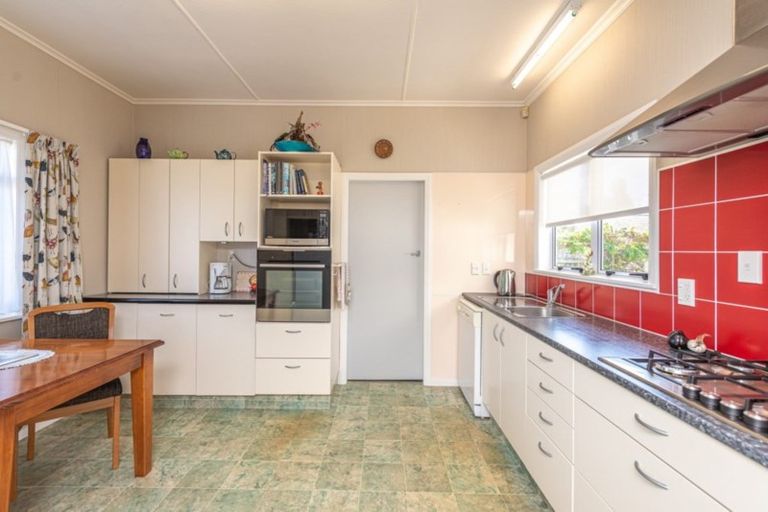 Photo of property in 98 Alma Road, Gonville, Whanganui, 4501