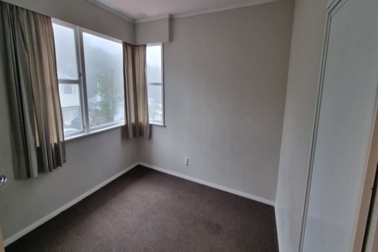 Photo of property in 15 Barberry Grove, Maungaraki, Lower Hutt, 5010