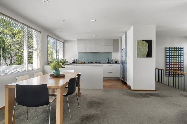 Photo of property in 41 Old Lake Road, Narrow Neck, Auckland, 0624