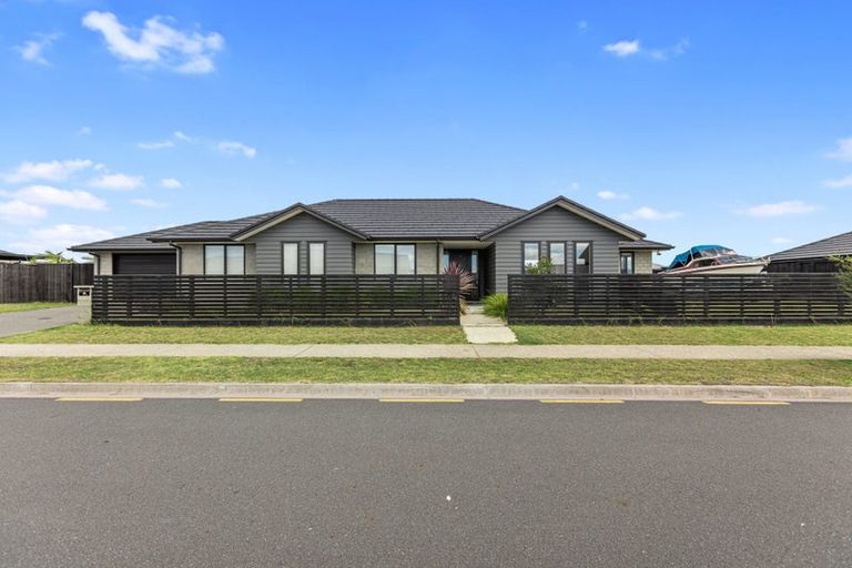Photo of property in 7 Kuakua Close, Papamoa Beach, Papamoa, 3118