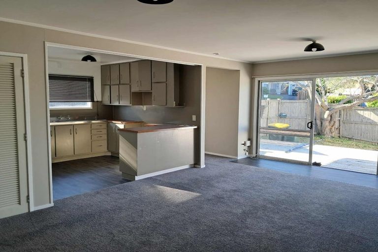 Photo of property in 2/4 Abelia Place, Papatoetoe, Auckland, 2025