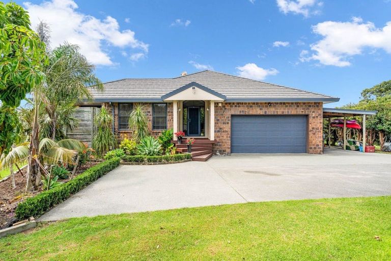 Photo of property in 21 Pyle Road East, One Tree Point, Whangarei, 0171