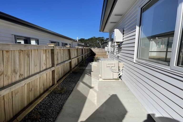 Photo of property in 7 Vinistra Road, Kumeu, 0810