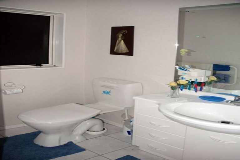 Photo of property in 192a Botany Road, Botany Downs, Auckland, 2010