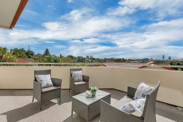 Photo of property in 3/48a Exmouth Road, Northcote, Auckland, 0627