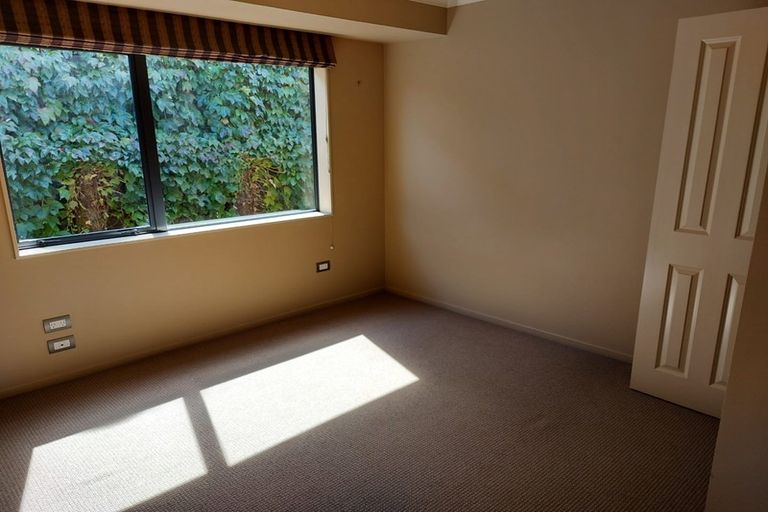 Photo of property in 50 Percy Kinsman Crescent, Riverstone Terraces, Upper Hutt, 5018