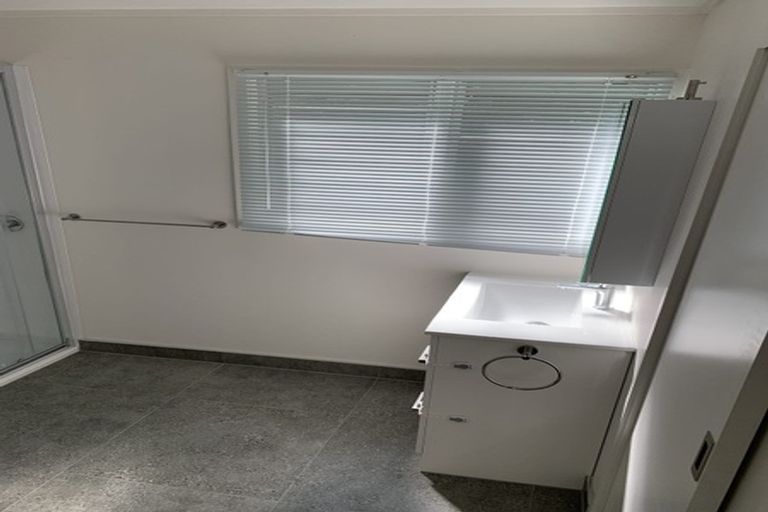 Photo of property in 26 Lauderdale Road, Birkdale, Auckland, 0626