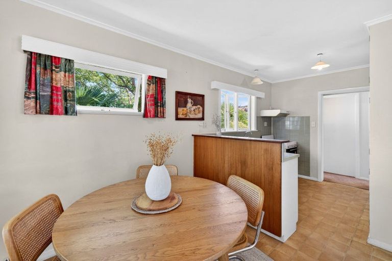 Photo of property in 68 Puketapu Road, Taradale, Napier, 4112