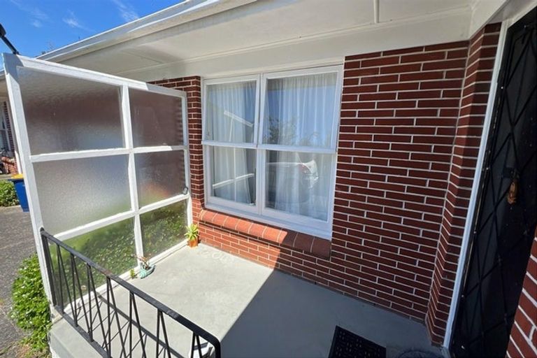 Photo of property in 1/8 Evelyn Place, Hillcrest, Auckland, 0627