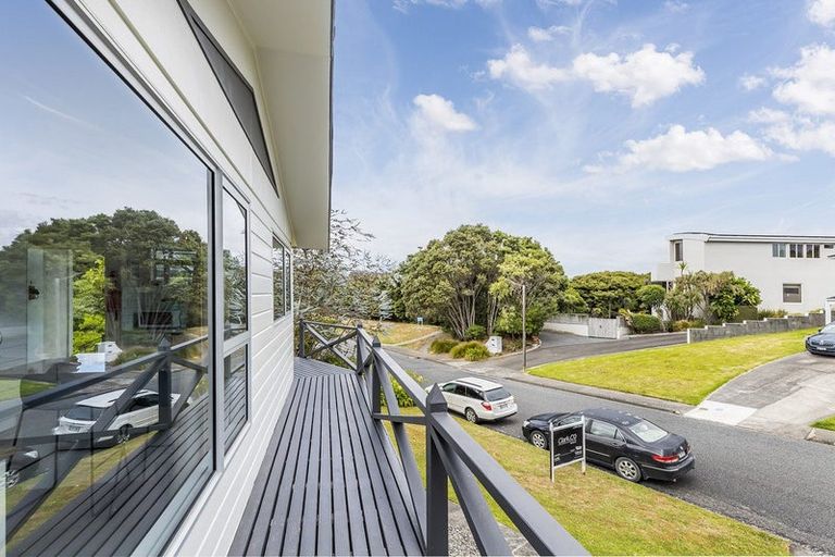 Photo of property in 27a Penryn Drive, Camborne, Porirua, 5026