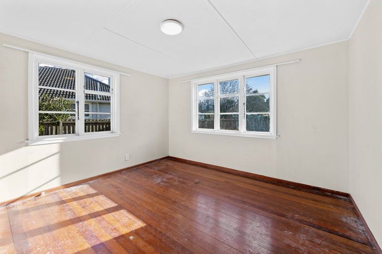 Photo of property in 8 Hooker Avenue, Bryndwr, Christchurch, 8053